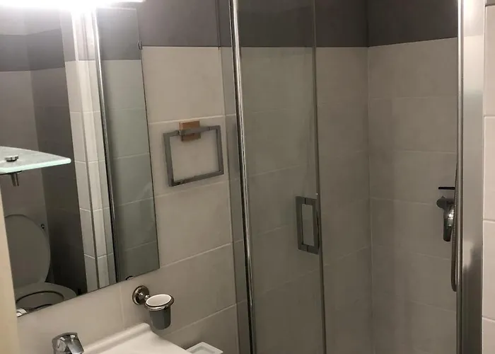 T1 29 M2 Lumineux Vue Garage Apartamento *